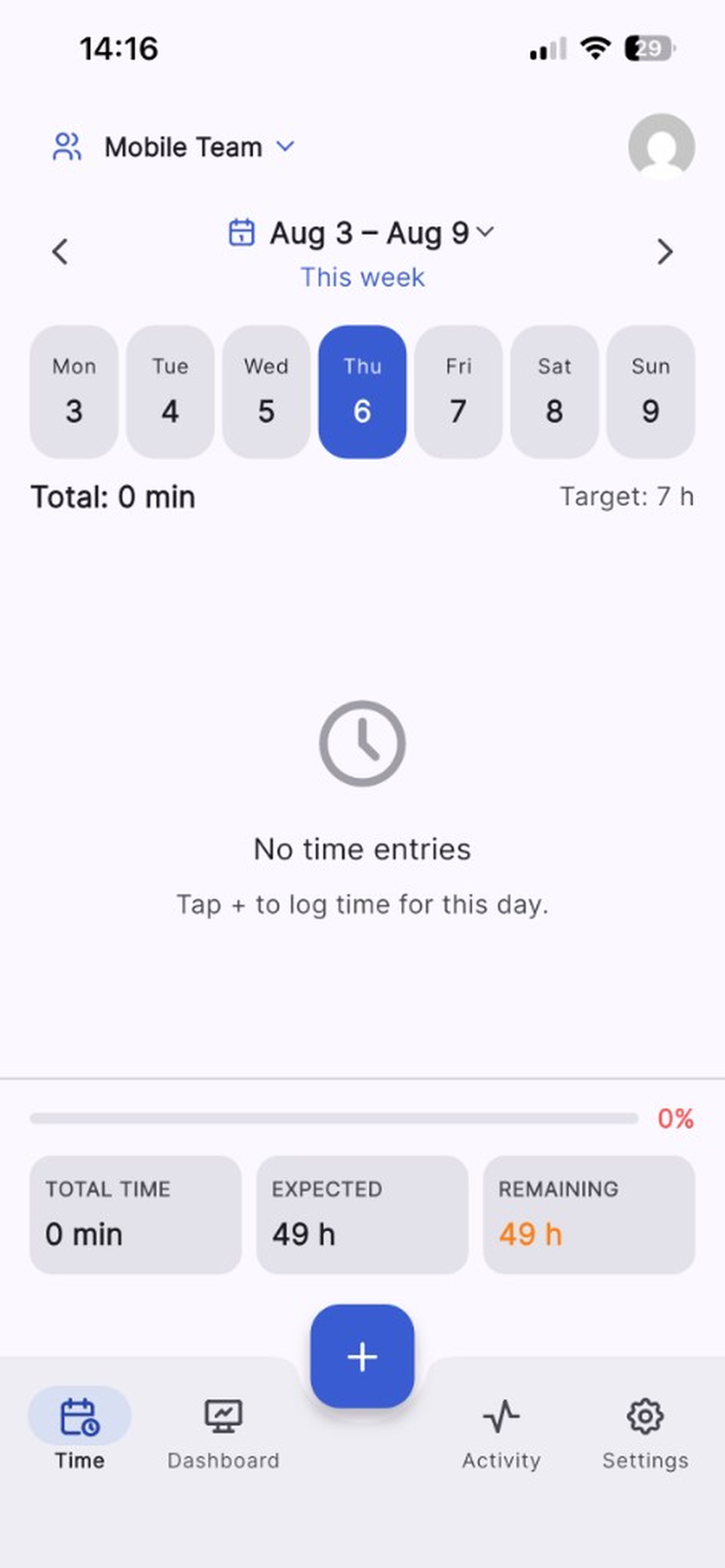Weekly timesheet in the mobile app with day selector, total time, expected and remaining hours